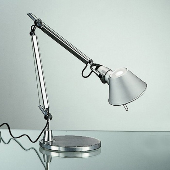 Настольная лампа Artemide Tolomeo A0054W00 Настольная лампа Artemide Tolomeo A0054W00