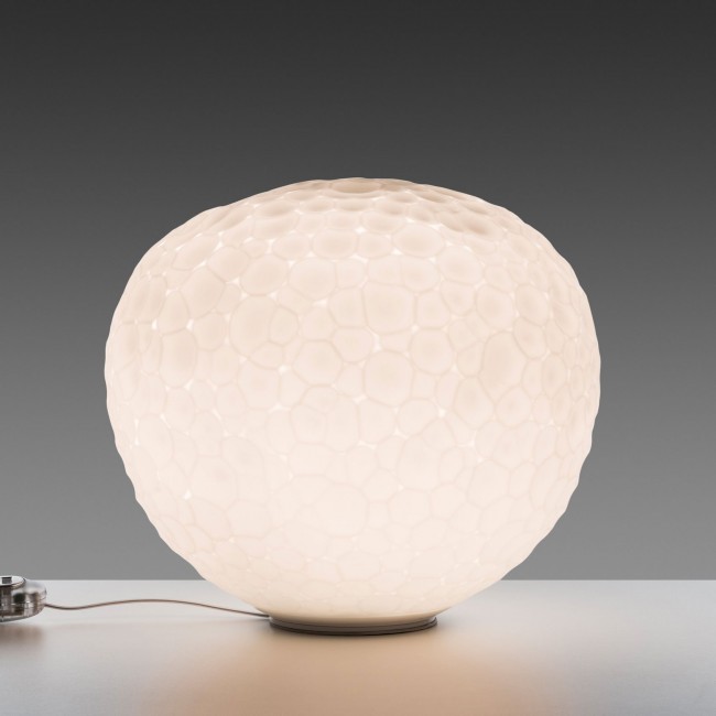 Настольный светильник Artemide Meteorite 1700010A Настольный светильник Artemide Meteorite 1700010A