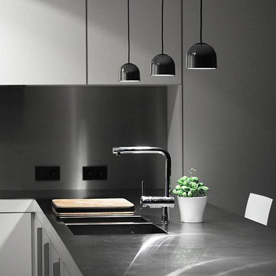 Подвесной светильник Flos Wan S Black F9560030 Подвесной светильник Flos Wan S Black F9560030