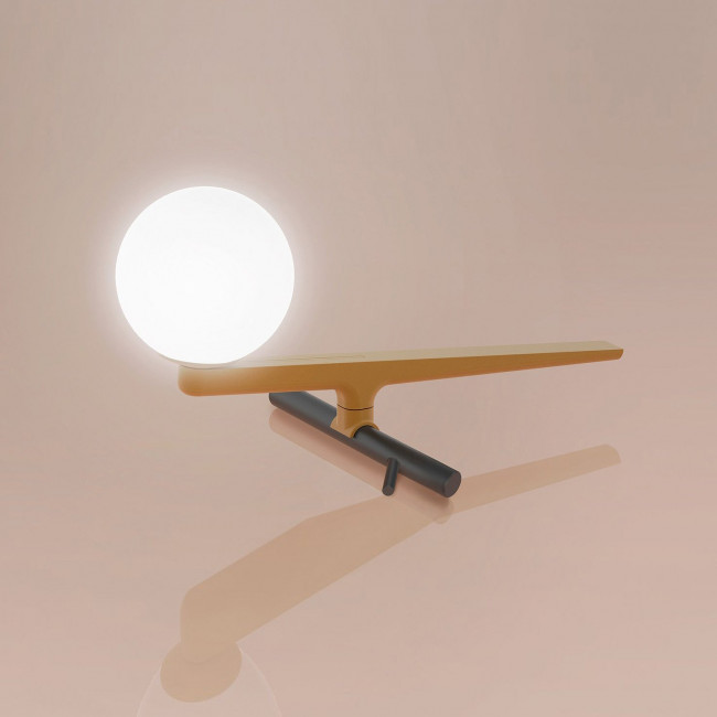 Настольный светильник Artemide Yanzi 1101010A Настольный светильник Artemide Yanzi 1101010A