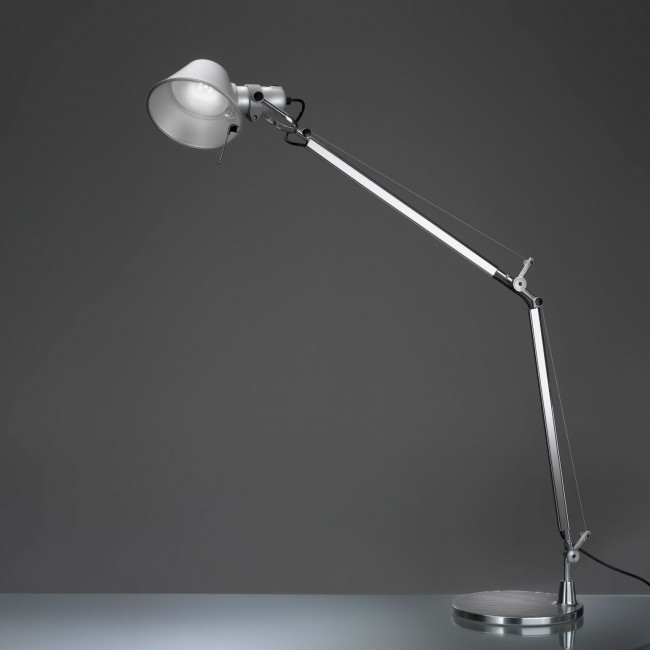 Настольная лампа Artemide Tolomeo LED alluminio with presence detector A005400 + A004030 Настольная лампа Artemide Tolomeo LED alluminio with presence detector A005400 + A004030