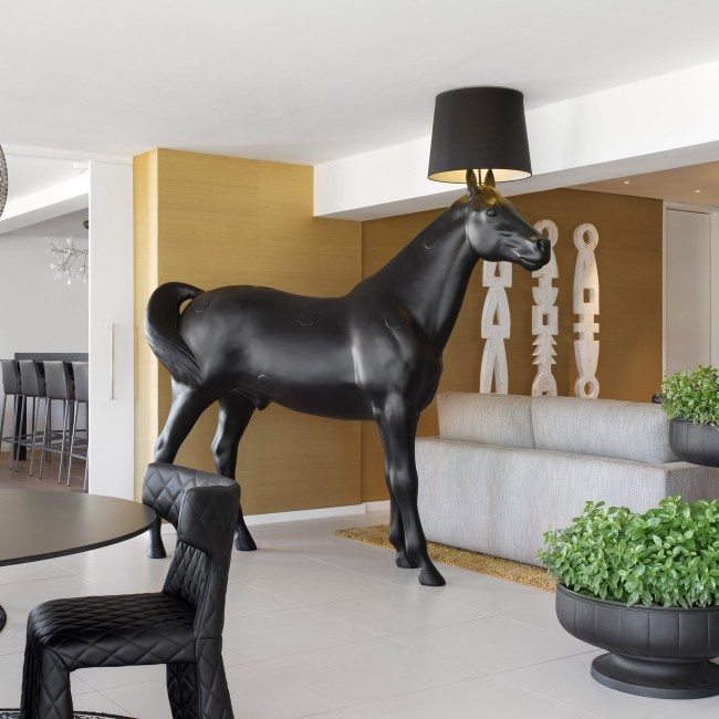 Напольный светильник MOOOI Horse Lamp MO-PALI310002B + MO-PALI310001 Напольный светильник MOOOI Horse Lamp MO-PALI310002B + MO-PALI310001