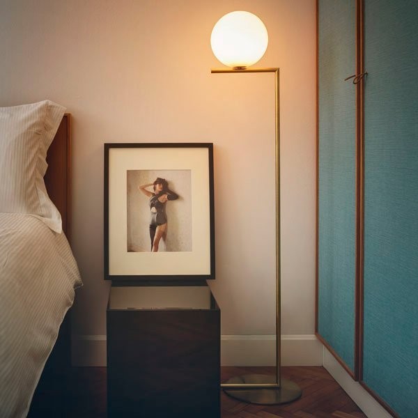Торшер Flos IC Lights IC F2 Brushed brass F3174059 Торшер Flos IC Lights IC F2 Brushed brass F3174059