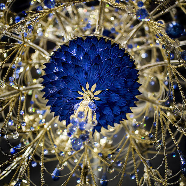 Люстра Beby Group Beby Resort 3400B01 Light Gold Blue Orchid Sapphire Люстра Beby Group Beby Resort 3400B01 Light Gold Blue Orchid Sapphire