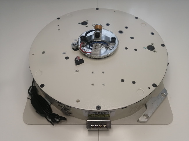 Лифт для люстры до 100 кг Lifter-100RF с пультом ду (трос 7-10 м) Лифт для люстры до 100 кг Lifter-100RF с пультом ду (трос 7-10 м)