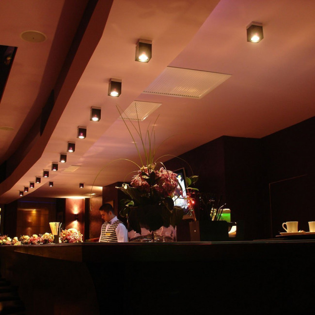 Спот (точечный светильник) Fabbian Cubetto Black Glass D28 E01 02 Спот (точечный светильник) Fabbian Cubetto Black Glass D28 E01 02