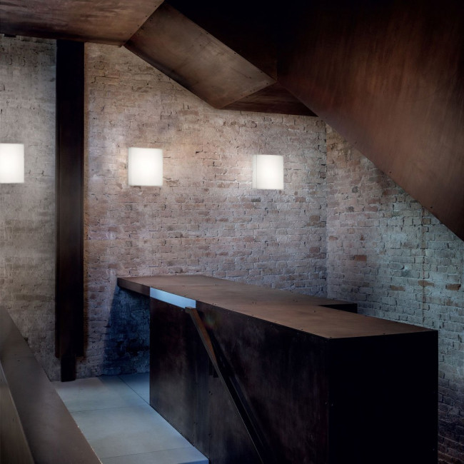 Настенный светильник Linea Light Glued 90301 Настенный светильник Linea Light Glued 90301