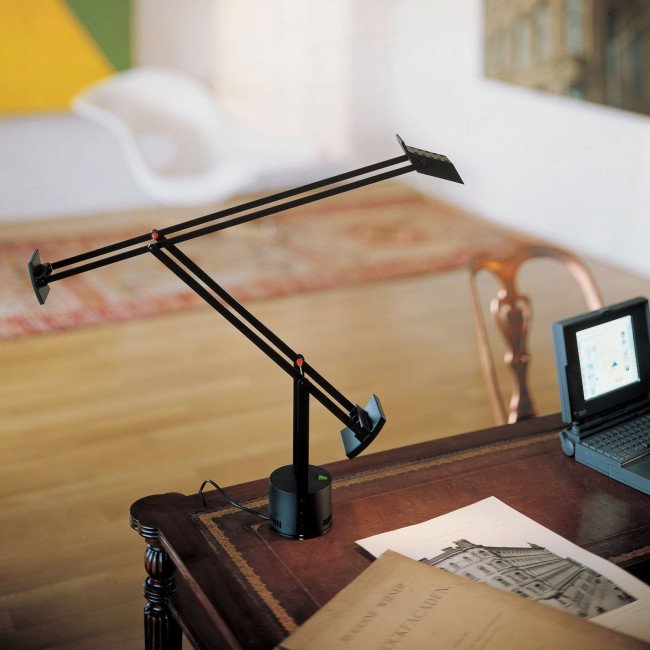 Настольная лампа Artemide Tizio micro A008100 Настольная лампа Artemide Tizio micro A008100